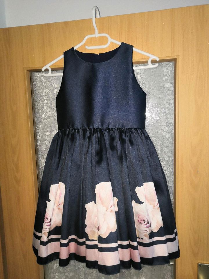 Kleid Größe 134 in Berlin