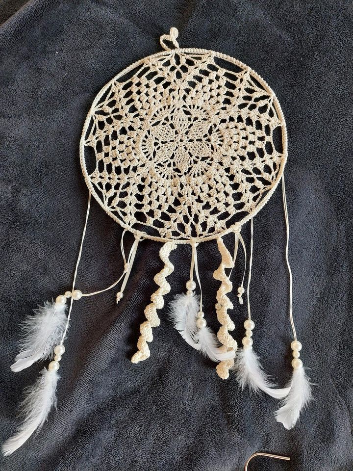 Selbstgemachter Traumfänger dreamcatcher boho Esoterik handmade in Leipzig