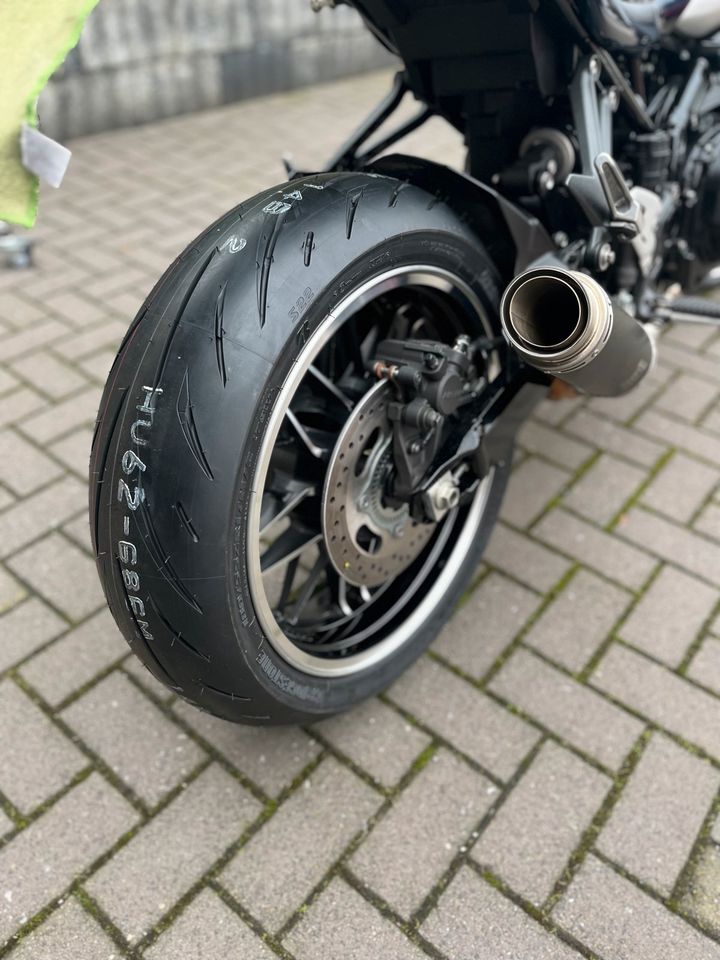 Kawasaki Z 900rs in Dortmund