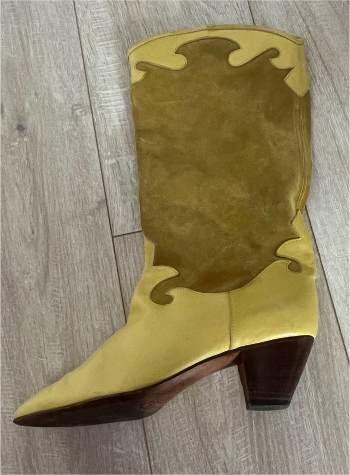 Toll Stiefel gelb handgearbeitet aus Echt Leder aus Italien in Villingen-Schwenningen
