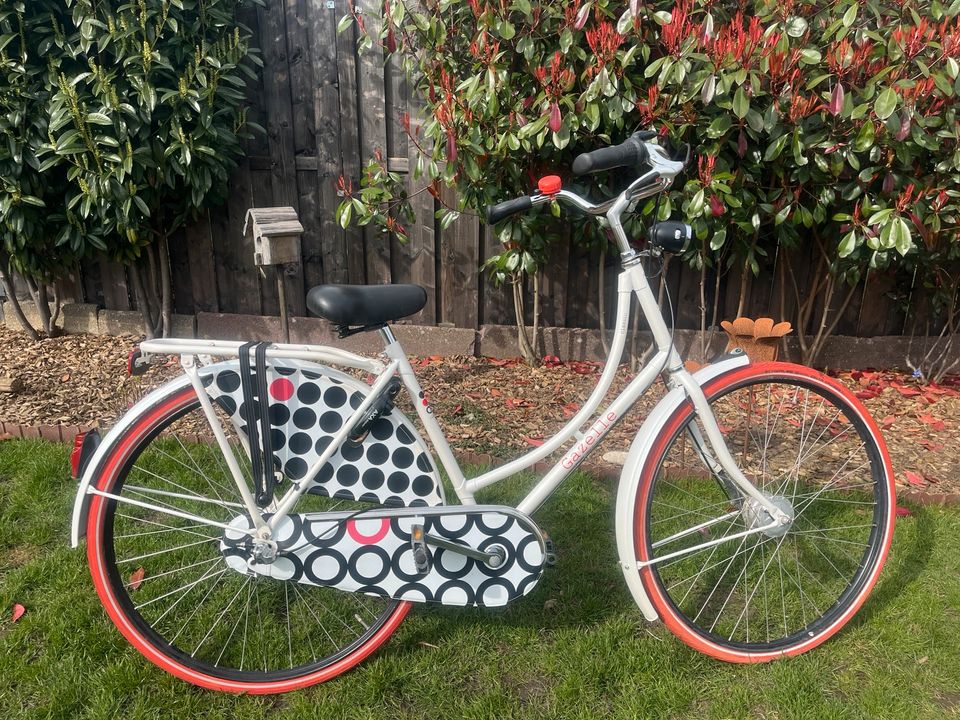 Fahrrad Gazelle Classic dots weiß rot schwarz Wave 28 Zoll in Rendsburg