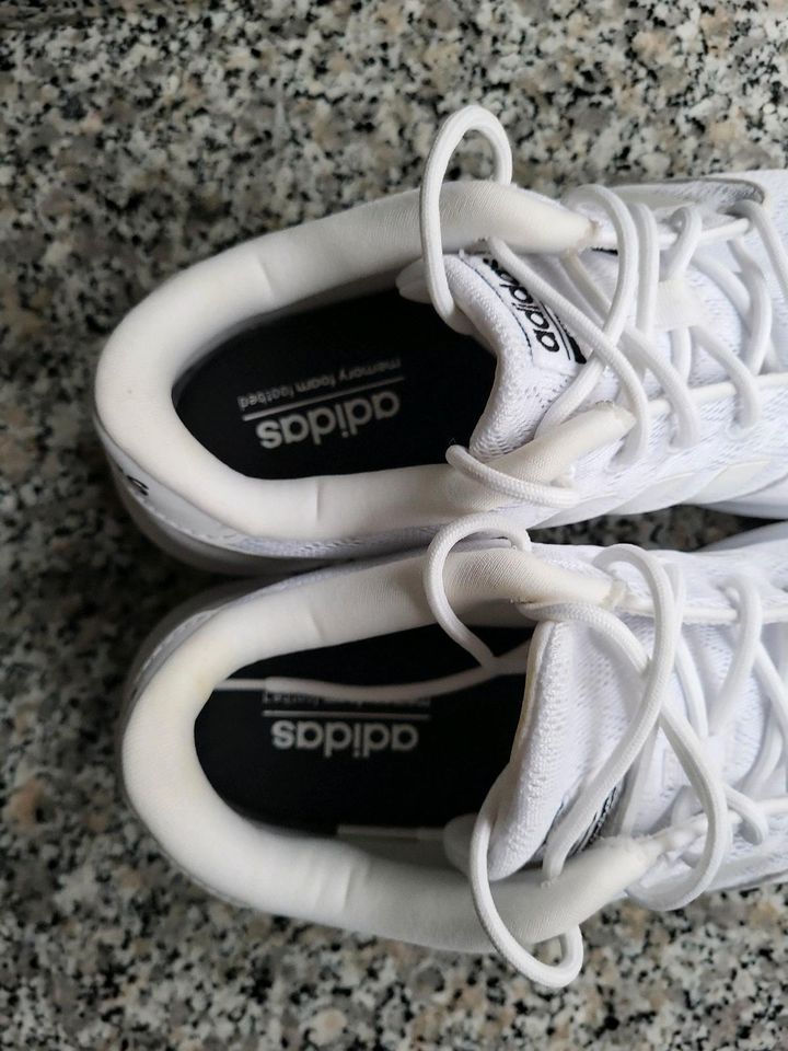 Adidas Damen Schuhe Sneaker Gr.38 weiß Neuwertig. in Lage