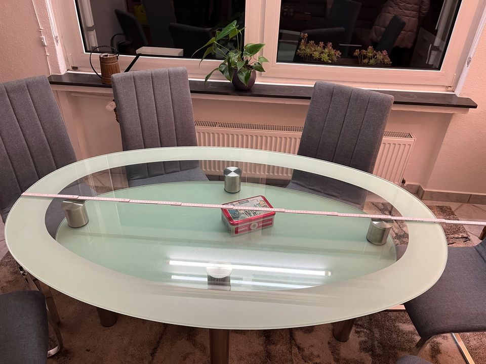 Glas Esstisch mit Edelstahlfüße in Wuppertal