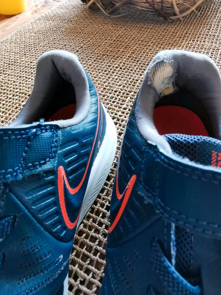 Kinder Sneaker Nike Gr 33 Fußlänge 20,5 cm blau in Wildau