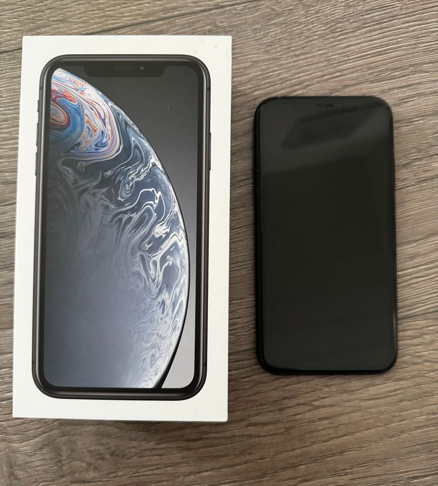 iPhone XR / 128GB / schwarz mit OVP & Zubehör in Uslar