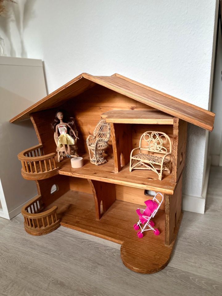 Puppenhaus - Holz Puppenhaus - Barbi Haus in Bendestorf