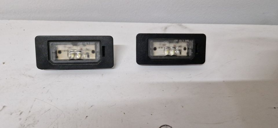 BMW 1,2,3,4,5,X1-X7 Original LED-Kennzeichenleuchte 7193293 in Aschau am Inn