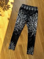 Damen Yoga Hose Sporthose Gr. S Ornamente Sachsen - Chemnitz Vorschau