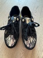 Sneaker von Guess, Größe 38 schwarz Gold München - Bogenhausen Vorschau