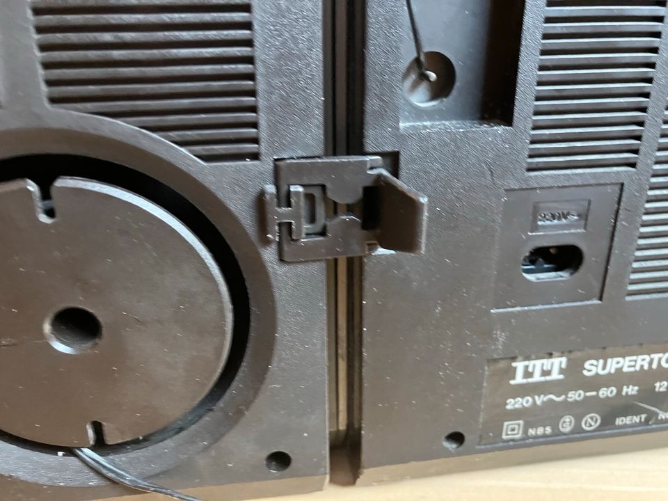 ITT Supertouring 350 Stereo Radio Kassettenrekorder in Kenzingen