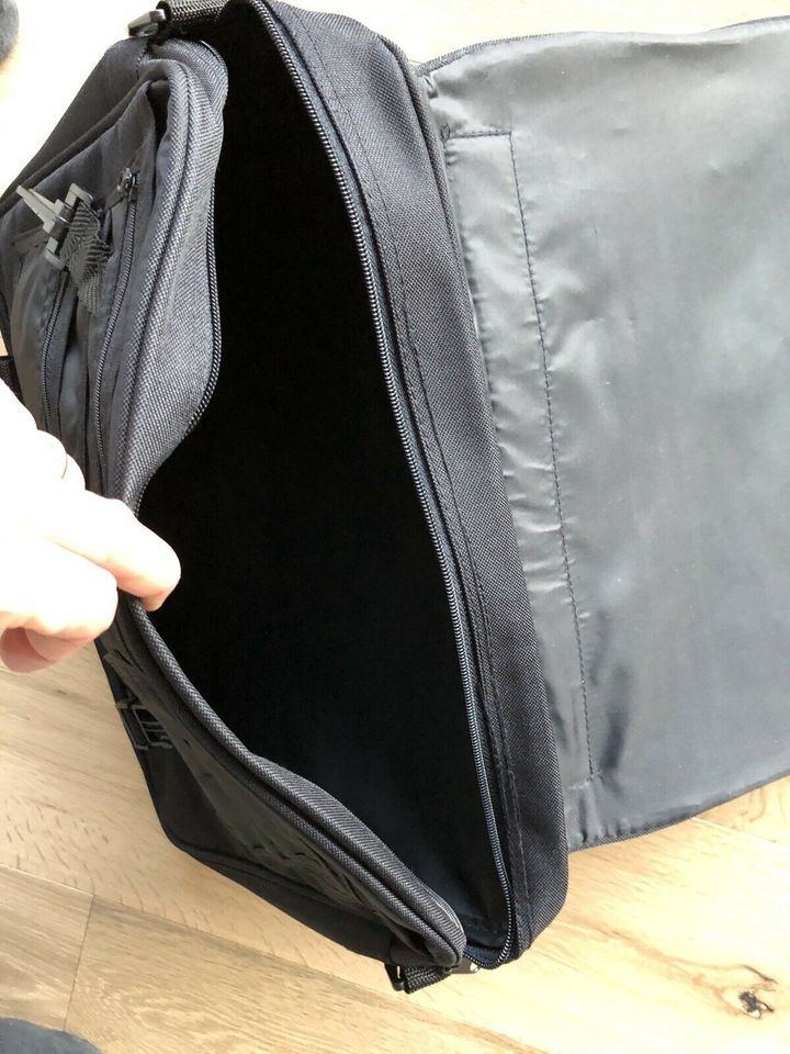 Laptoptasche  Umhängetasche Laptop schwarz NEU in Münsingen