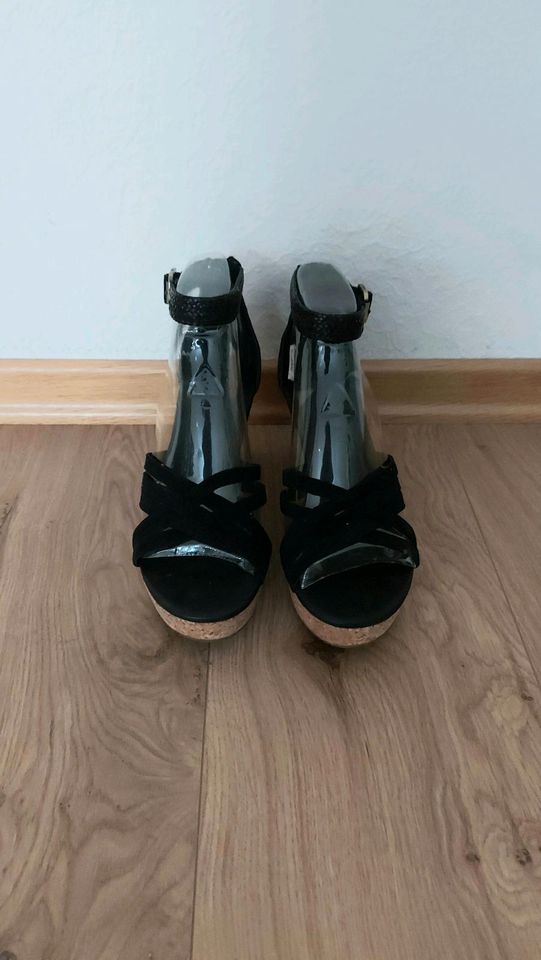 UGG Sandalen Leder schwarz Gr. 42 in Pulheim