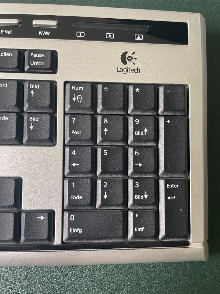 Logitech Tastatur USB Anschluss in Duisburg