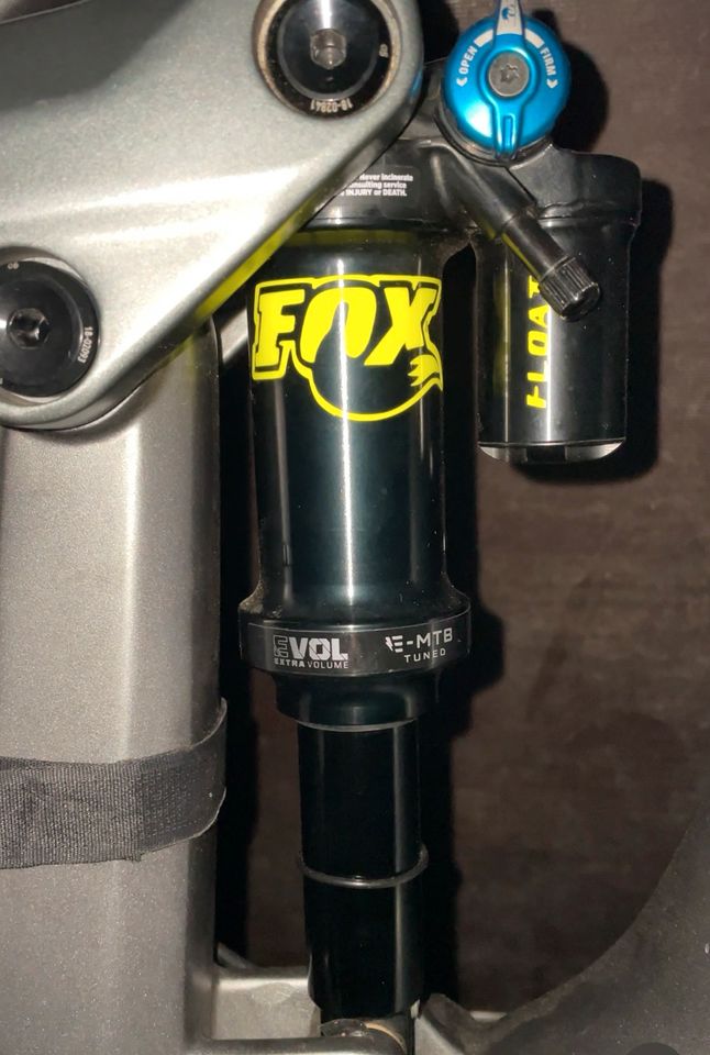 FOX DPX2 EVOL 2021 205x60mm aus CUBE TM160 in Niederkassel