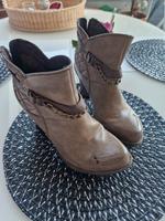 Mustang Stiefeletten braun/ beige, Gr. 38 Sachsen - Coswig Vorschau