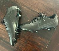 Nike Fußballschuhe schwarz, Gr. 40. wie neu Nordrhein-Westfalen - Pulheim Vorschau