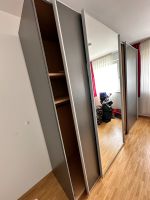 Kleiderschrank mit Spiegeln und Schiebetüren 2,80 m breit München - Schwabing-West Vorschau