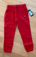 Tommy Hilfiger Hose Jogginghose Gr. 98/104 rot Bad Doberan - Landkreis - Bartenshagen-Parkentin Vorschau