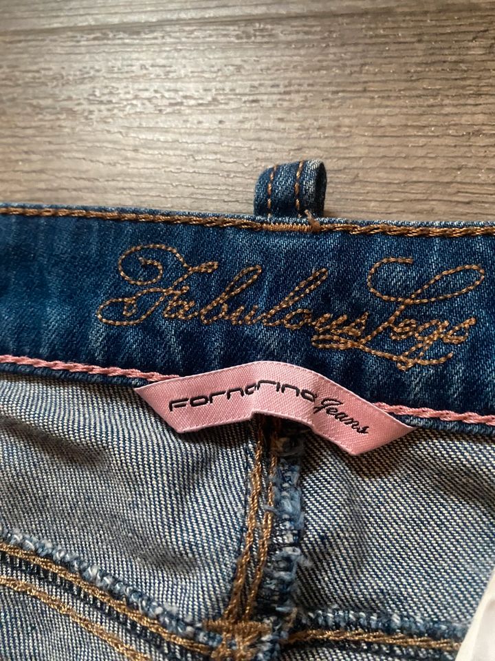 Tolle Boyfriend Jeans der Firma Fornarina 26/32 in Blau in Wesel