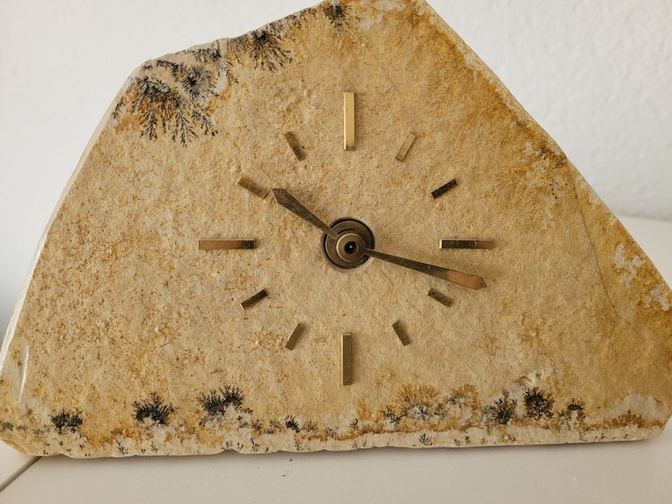 Selbstgemachte Uhren aus Stein Platten in Dresden