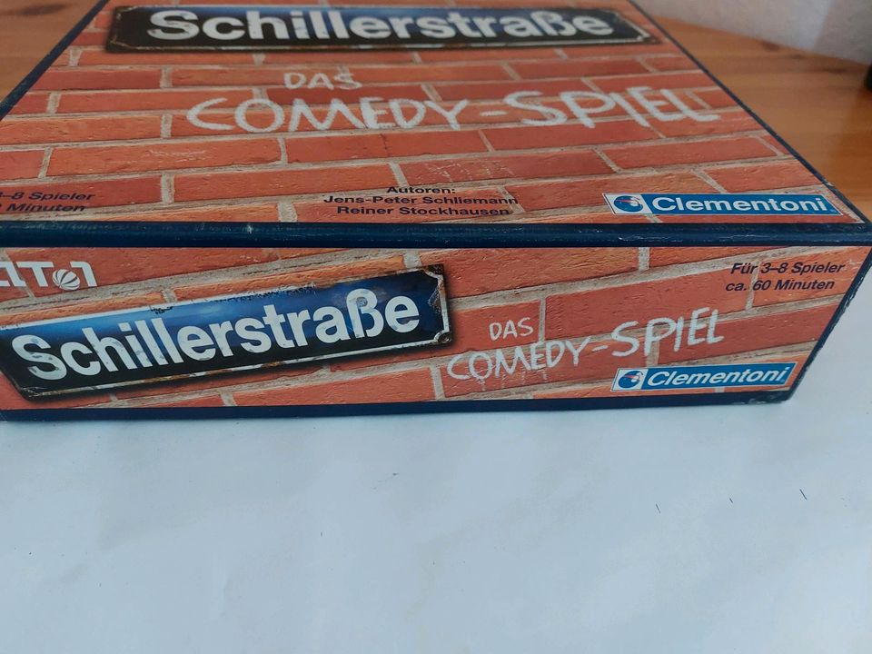 Schillerstraße das Comedy-Spiel in Grünendeich Niederelbe