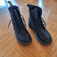 Dr. Martens schwarz Pascal Lederstiefel 8 Loch Größe 40 Baden-Württemberg - Ruppertshofen Vorschau