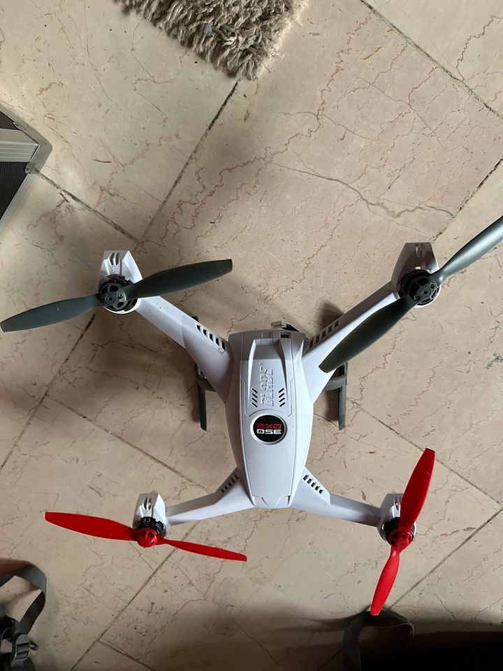 Blade 350qx Drohne inkl. Zubehör und Koffer in Salzkotten