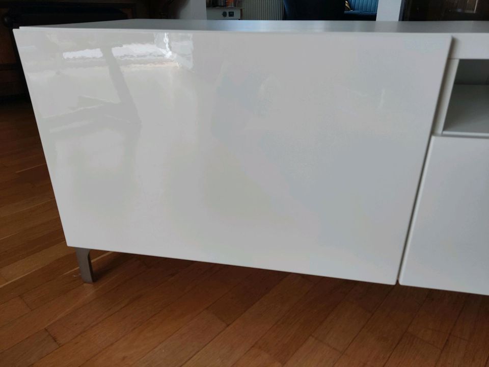 Ikea Besta TV Bank 180x40x38 in Hochglanz in Reppenstedt