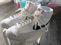 Nike Sneakers "Blazer Mid 77"  Größe 41 neuwertig Hessen - Siegbach Vorschau