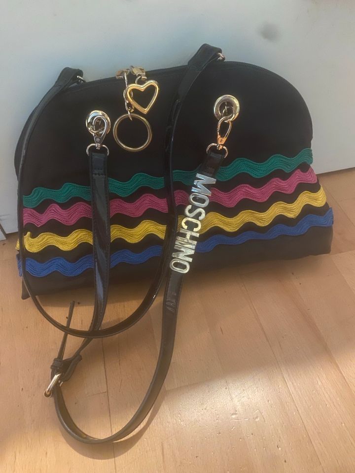 Moschino Tasche Shopper Schultertasche bunt Nylon/Lackleder in Freiburg im Breisgau