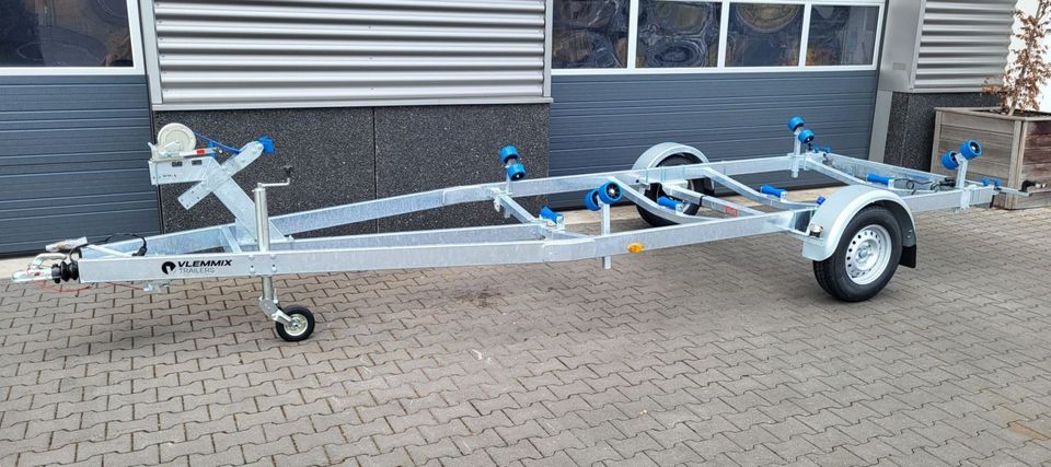 VLEMMIX Bootsanhänger 1350 kg 631 cm x 220 cm Bootstrailer NEU in Tellingstedt