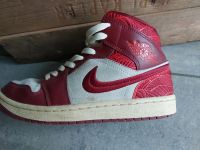 NIKE AIR JORDAN 1 MID weiß/rot bordeaux Gr. 40 Baden-Württemberg - Ravensburg Vorschau