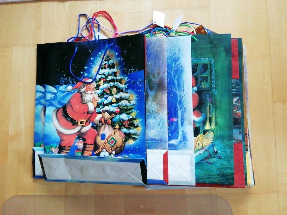 Weihnachts - Geschenktaschen groß, 10 Stück in Opfenbach