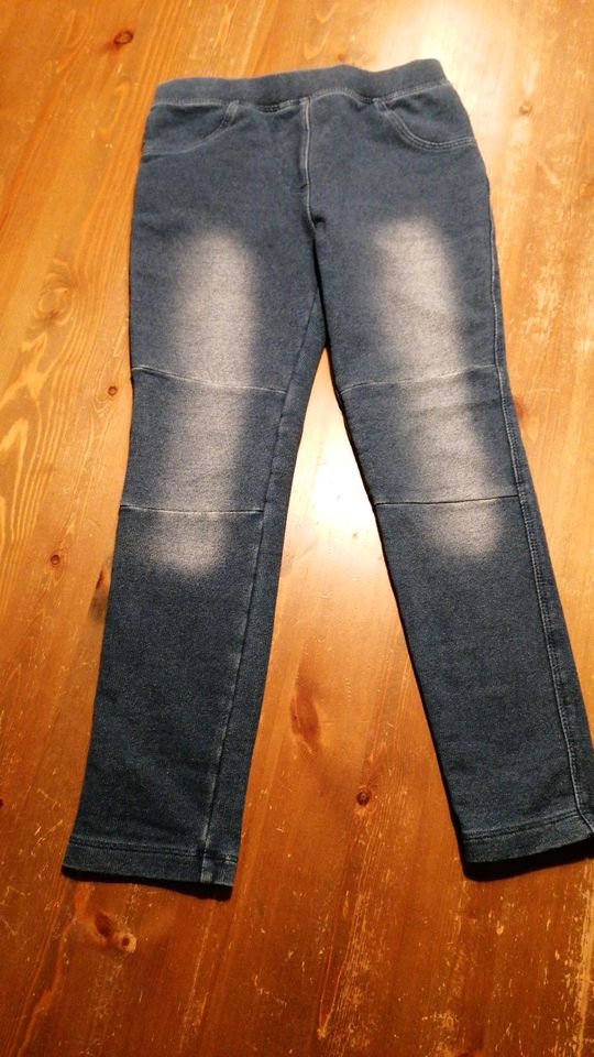 Jeans / Jeggings Gr 110 in Luhden
