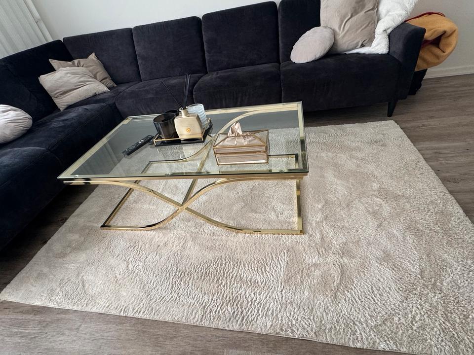 Eleganter Couchtisch mit Glasplatte & Goldgestell – 120x70x42 cm in Hamburg