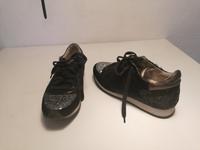 Damen Schuhe Gr. 37 Miss Behave Sneakers   Pailletten Pelzbesatz Bayern - Waldkraiburg Vorschau