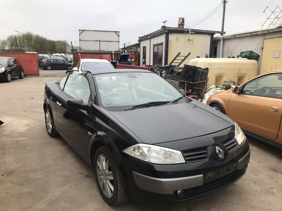 Renault Megane II Coupé Cabrio Schlachtfest schwarz NV676,F9Q in Belm