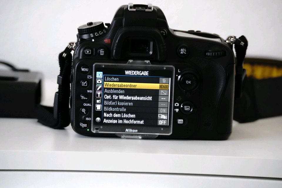 Nikon D600 Kamera mit Tamron Objektiv in Butzbach