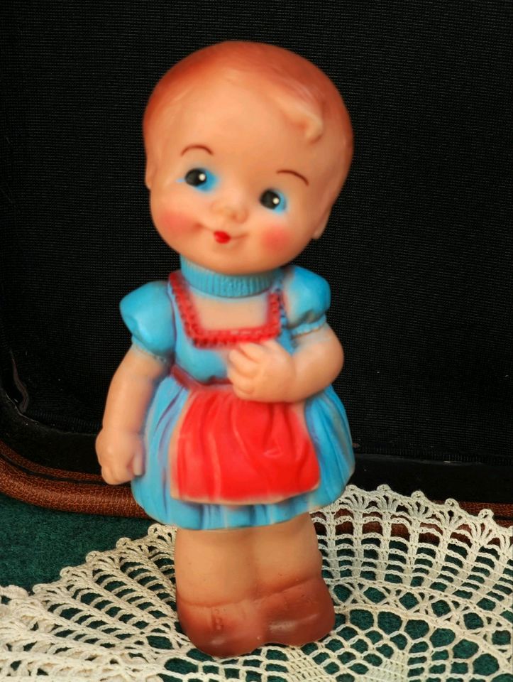Quietschpuppe 19 cm Mädchen Puppe Gummi in Offenbach