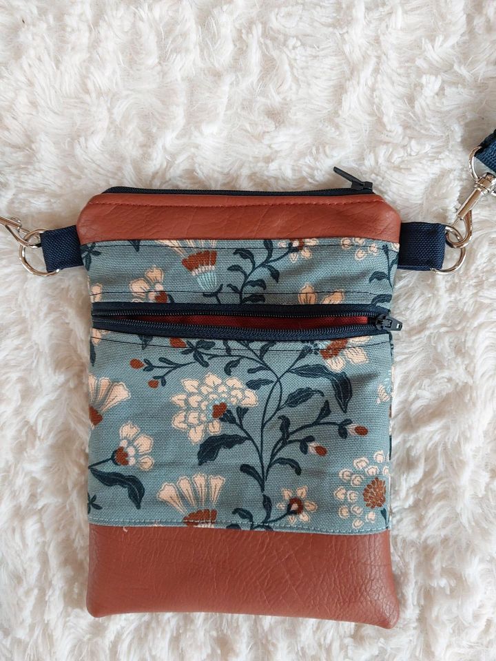 Handytasche mit 2 Reißverschlüssen - Handmade- in Büdingen