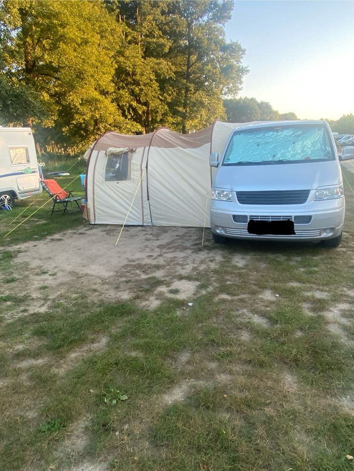 Busvorzelt VW T5 (passend auch für andere Kleinbusse ) in Friesack