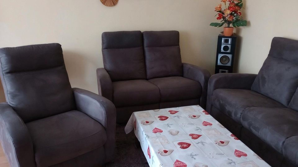 Sofa - Sitzgarnitur aus 3 Teilen in Mering
