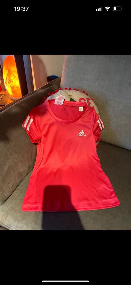 Adidas Sportshirt, Mädchen, Größe XS in Fürth