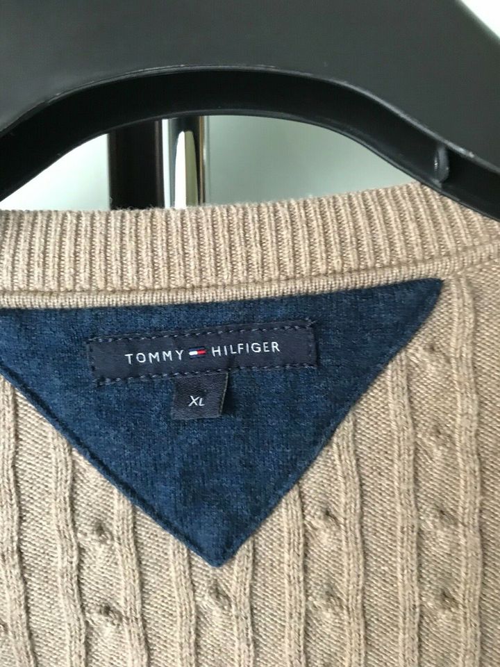 Tommy Hilfiger Pullover Pulli Shirt V-Schnitt Neu in Enger