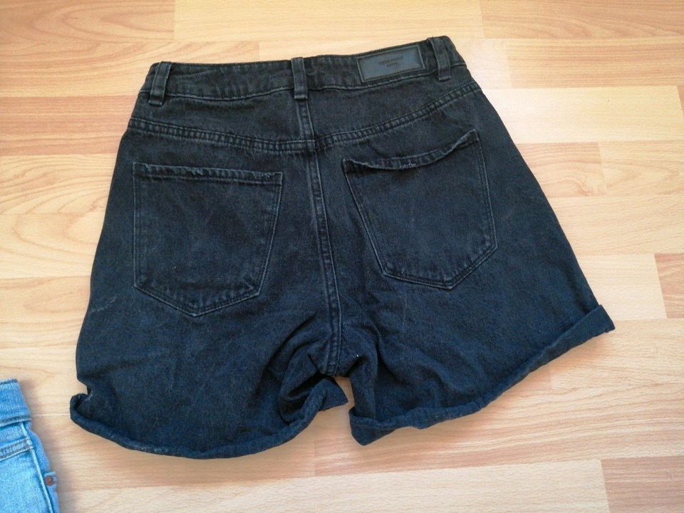 Kurze Hose Shorts 170 XS in Potsdam