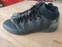 Nike Schlüpfschuh Fußballschuhe schwarz Gr. 40,5 Baden-Württemberg - Bad Friedrichshall Vorschau