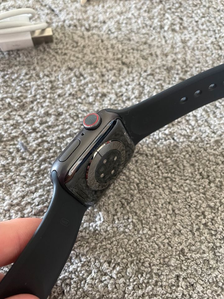 Apple Watch Series 6 40mm GPS und Cellular Top Zustand in Malsch