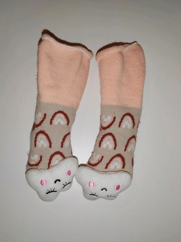 Rassel Socken Baby neu in Böblingen