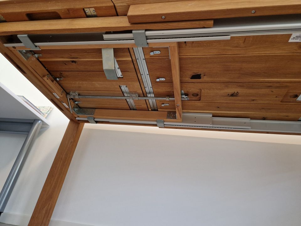 Holztisch Esstisch Eiche ausziehbar massiv 160/220 x 90 in Lambsheim