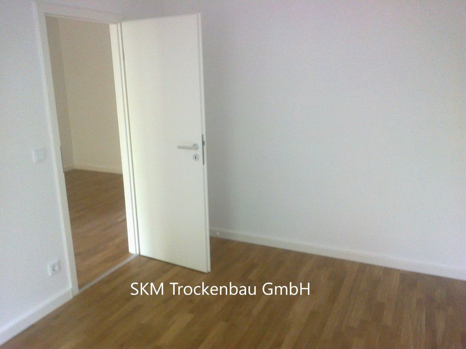 Wohnung streichen für Übergabe! Spachteln, Maler, tapezieren, Laminat verlegen, Vinyl verlegen. Trockenbau. Parkett schleifen. Dielen schleifen. Malerarbeiten. Renovierung, Sanierung, Modernisierung in Berlin